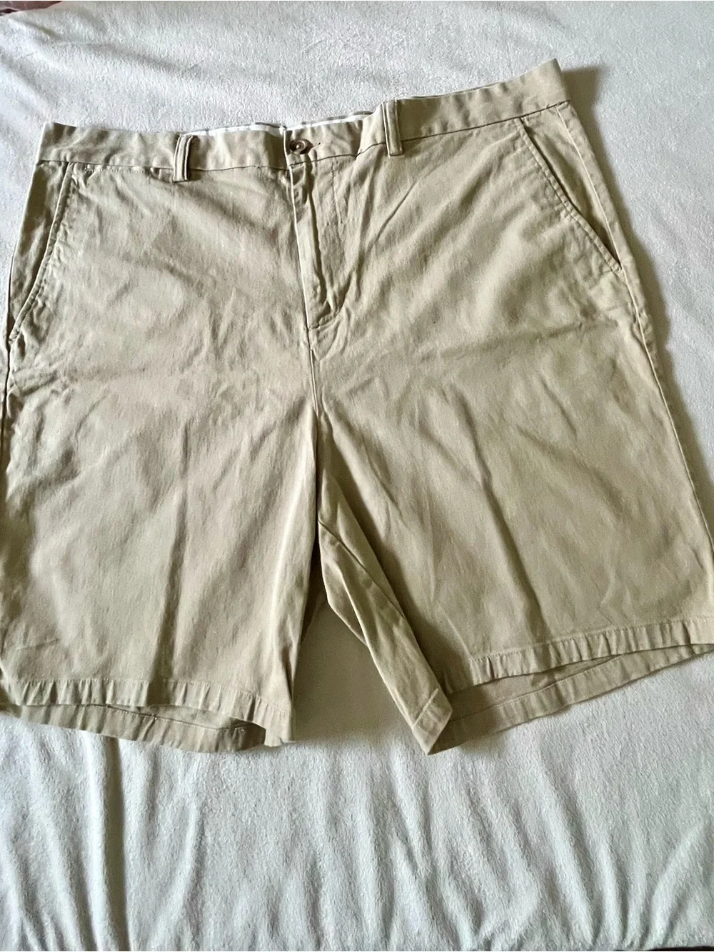 Old Navy Men's Flat-Front Khaki Shorts